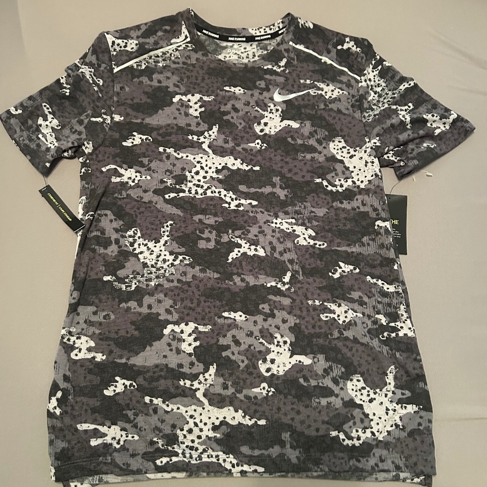 Nike Running Dri-Fit T Shirt, Men’s Size Medium, New
